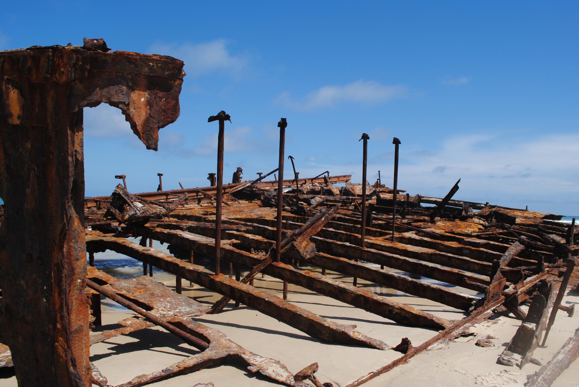 L'épave échouée sur la plage de K'gari